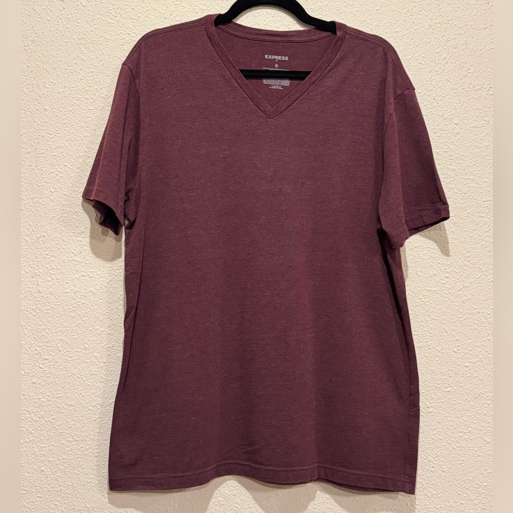 Express V-Neck T-Shirt Mens Extra Large